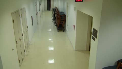 7092CVCLLSVC210Corridor_2021-01-05_01h00min00s397ms.mp4