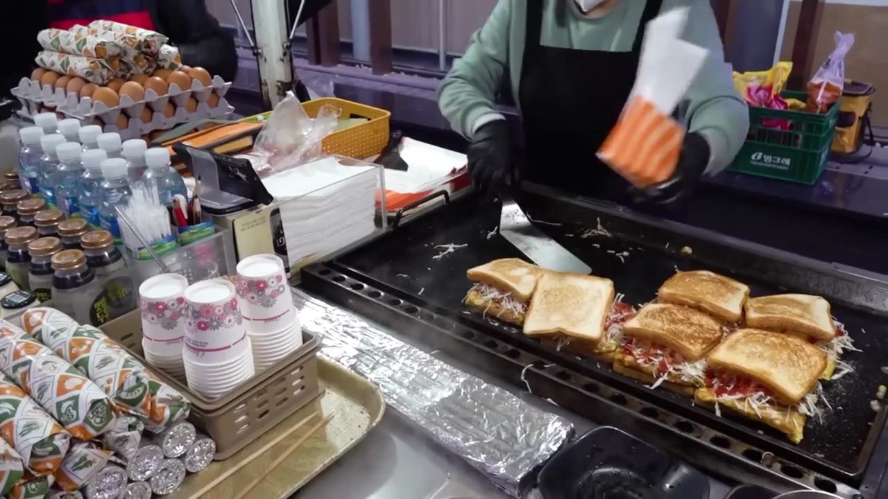 Street Toast Master who Only Sells for 3 Hours in the Morning? Myeongdong Toast - Korean street food