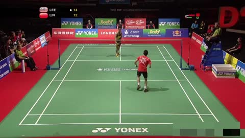 Excellent badminton men's singles match