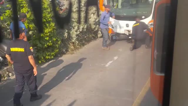 Accidente entre moto y bus de Transcaribe