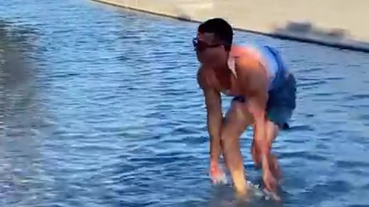 CRAZY PRANKS On The Beach ! 😅 (prt.2)