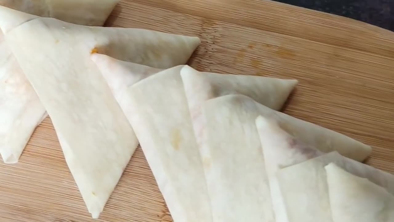 Tandoori chicken cheese samosa