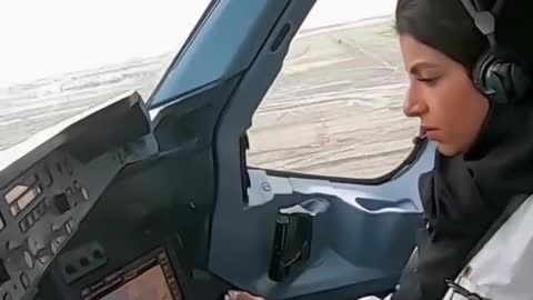 Lady Pilot-Etihad A380 lift off