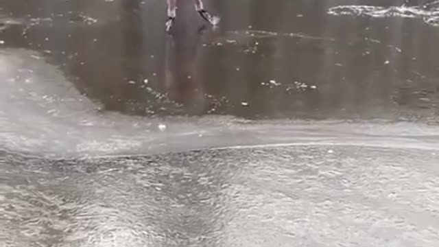 Meanwhile in Amsterdam - Ice Skating Fail