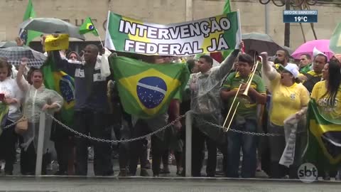 Em crítica indireta, Reino Unido defende "valores democráticos" | SBT Brasil