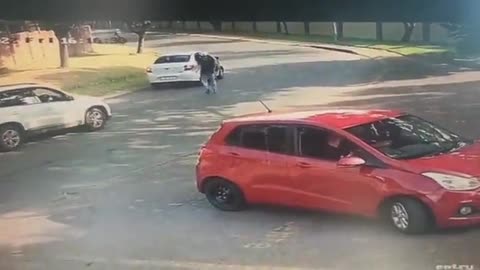 Cellphone snatching: Jukskei Park, JHB.