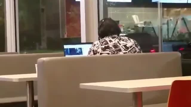 Elbo filmed eating...