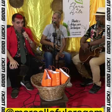 LOIRA FAZENDO PERGUNTA BESTA