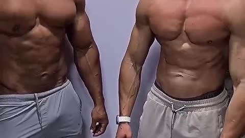 Larry Wheels vs Joesthetics: Who’s playing the Piano chest ?