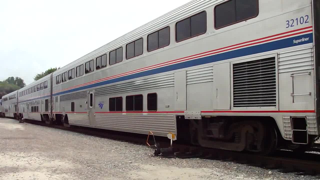 FLORIDAS LONGEST PASSENGER TRAIN AMTRAK AUTO TRAIN LEAVES STATION!!