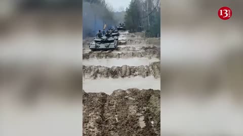Ukrainian army going to battle through difficult roads