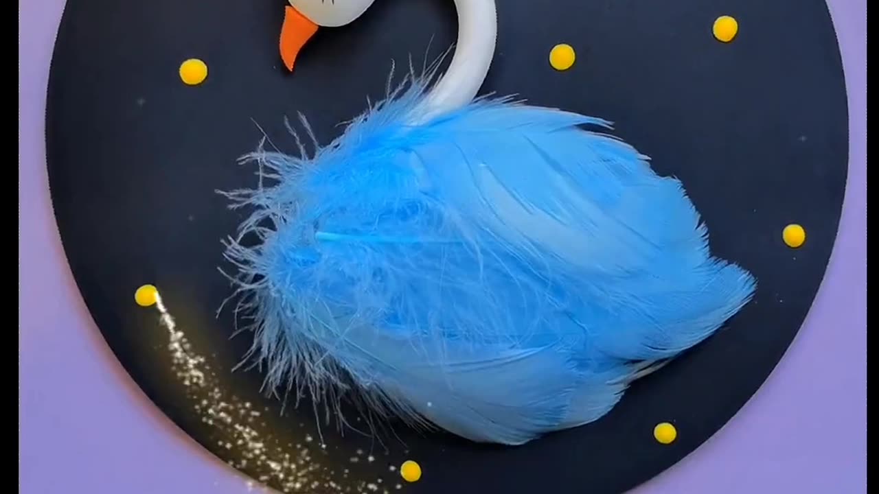 Create Your Own Stunning White Goose Décor Using DIY Techniques and Feathers