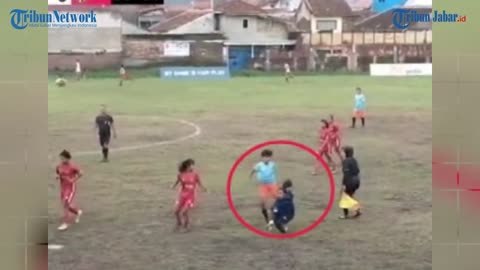 VIRAL PERKELAHIAN SEPAKBOLA PUTRI