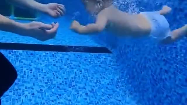 Cute baby swimming 😍😍