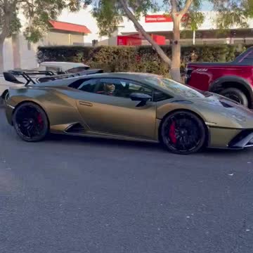Lamborghini Huracan at Cars and Coffee Brisbane