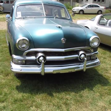 1951 Ford Sedan