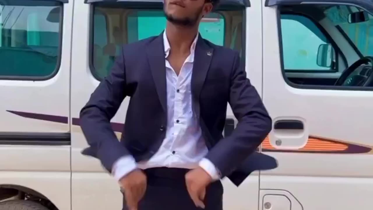 Aap sab btao kiss ki galti h 🤣 Viral Reels 🔥 Comedy Reels 😜