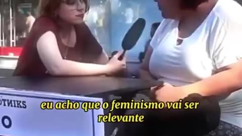 Mulher rebate lacração sobre feminismo