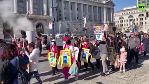 Twitter: plumbers protest.. That’s ALOT of plumbers