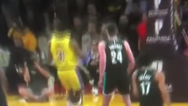 OMG Russell Westbrook half court shot at the buzzer he’s back everyone.