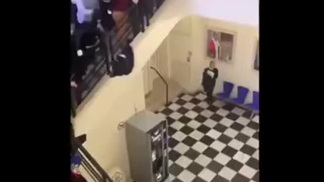 Workers everywhere stand down in France