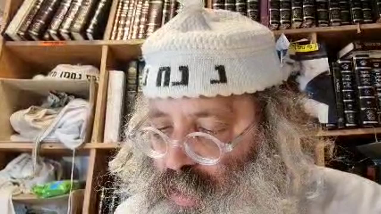 יש בכם אדם אחד שראוי שתשרה שכינה עליו אלא שאין דורו ראוי לכך נתנו עיניהם - שיר נ נח מסכת סוטה דף מח
