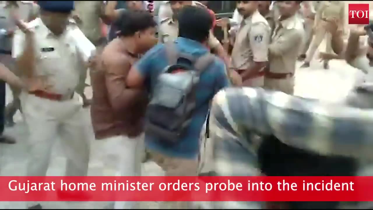 Police lathicharge mediapersons in Gujarat's Junagadh, probe ordered