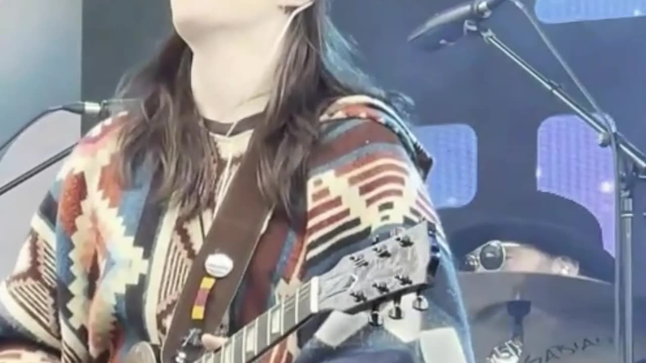 Barb Carbon (The Ain't Sisters) - LIVE @ 420Fest (Short)