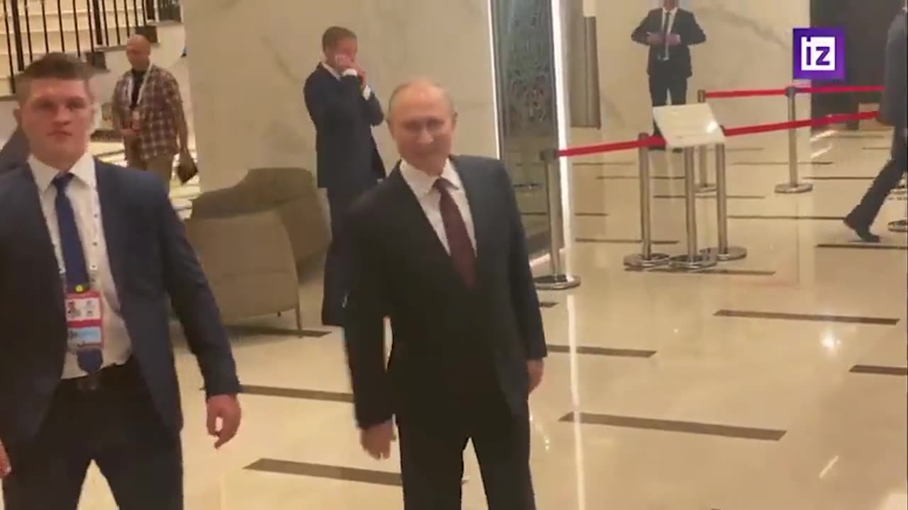 2022-09-16 Before leaving Samarkand Vladimir Putin thanked all the staff