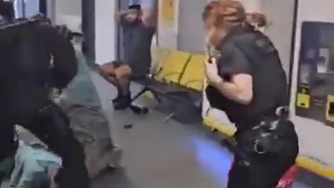 British Cop Kicks A Downed Suspect In The Head And Stomps On His Head😡😡😡