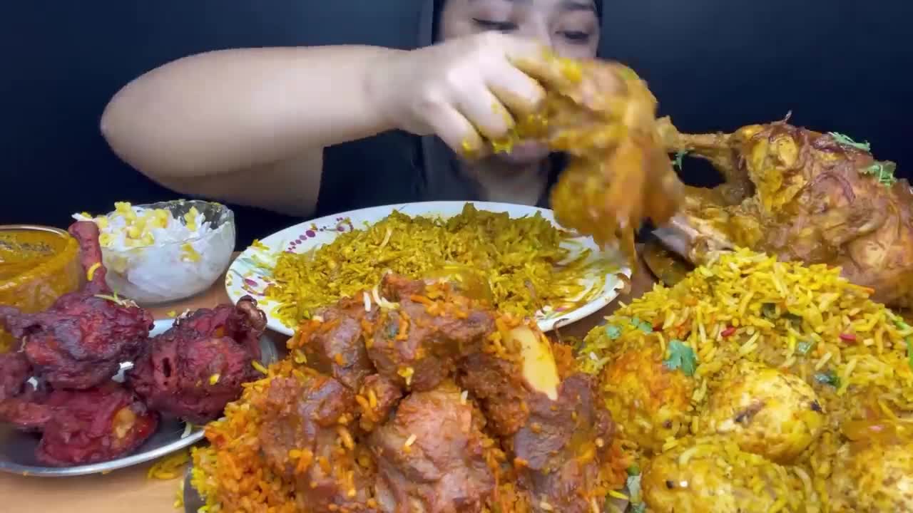 SPICY WHOLE MUGLAI MURG, CHICKEN BIRYANI, MUTTON BIRYANI, EGG BIRYANI AND CHICKEN LOLLIPOP 🍗EATING