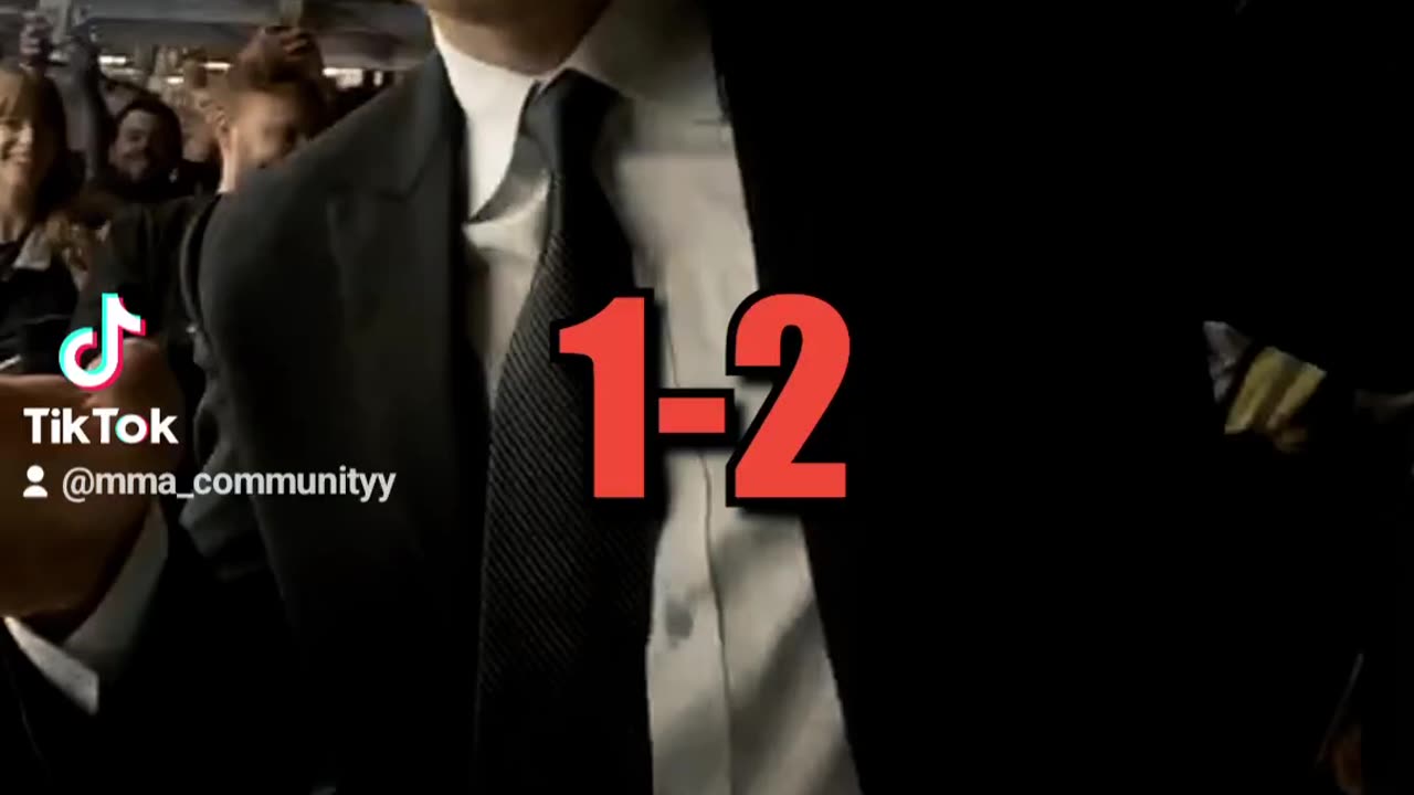 Elon Musk vs Mark Zukerberg