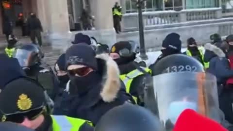 Mounted police trample protesters in Ottawa