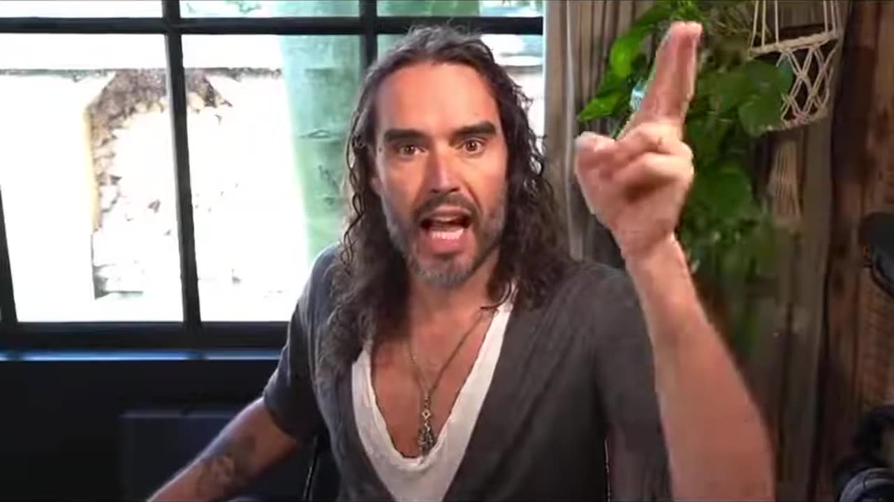 Russel Brand explains Russian/Ukrainian War