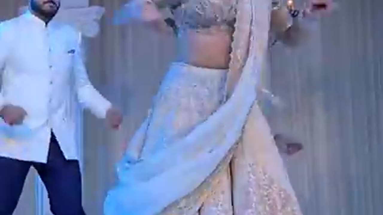 Bride sister dance performance.