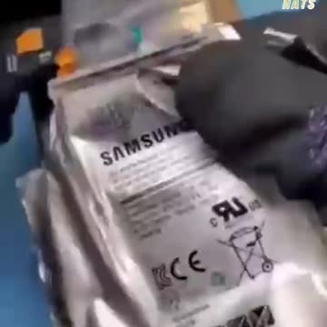 What’s inside a cell phone battery?