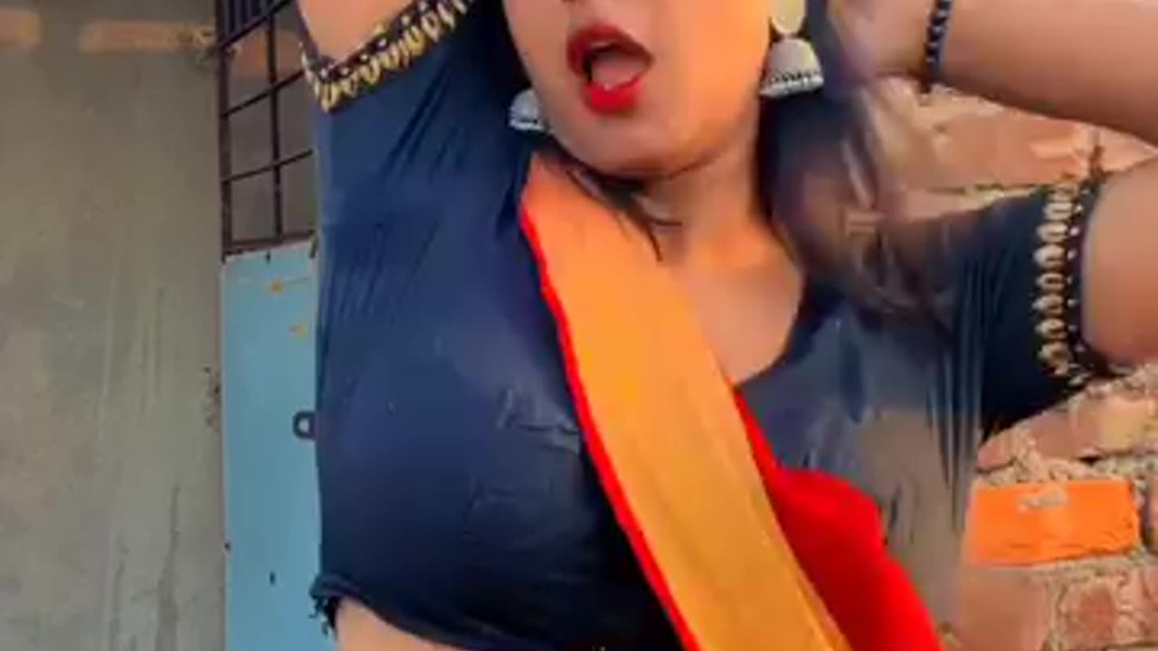 Dancing bhabhi sexy popular viral hot boobs video.