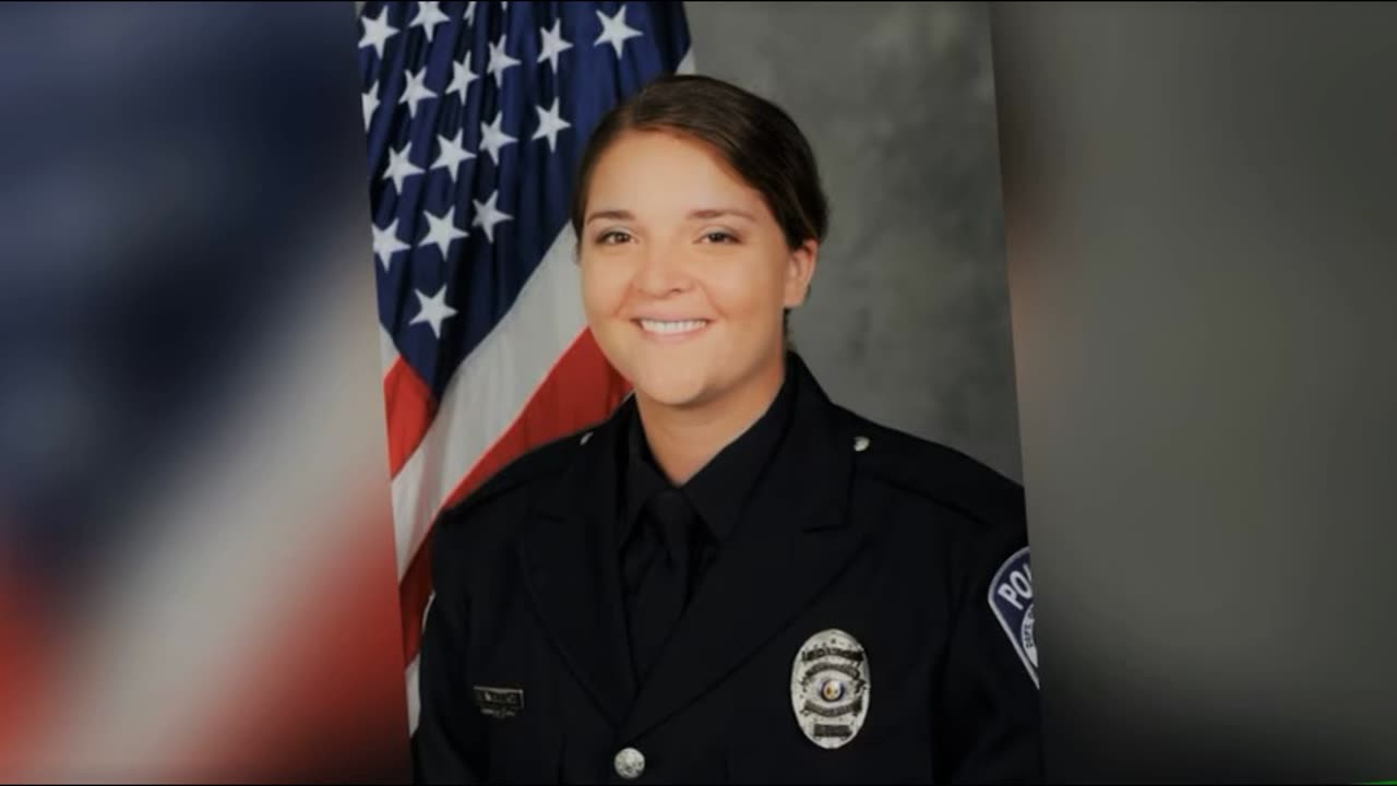 Officer Wallace rescues Kidnapped Woman during Traffic Stop