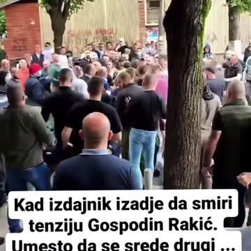 Goran Rakiç sulmohet fizikisht nga serbët protestues në Mitrovicën e Veriut