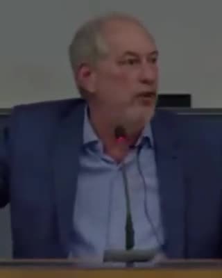 Lula está acabando com os partidos de esquerda e socialista no Brasil.