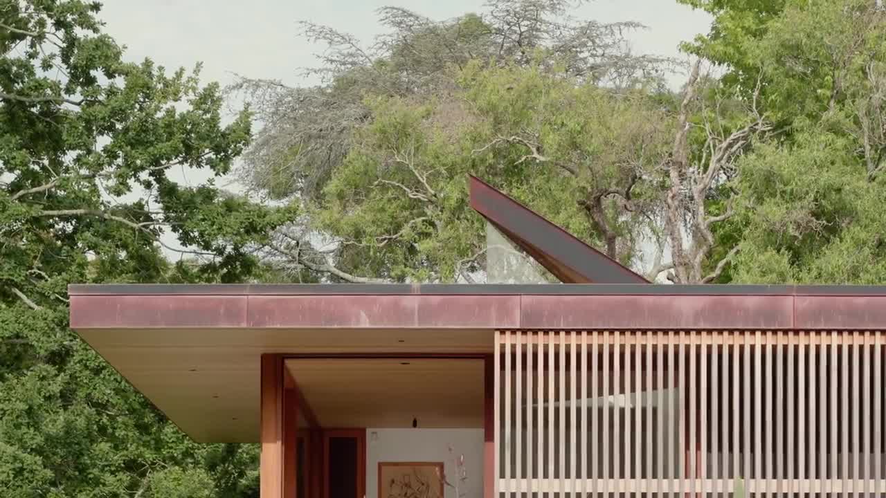 An Architect's Private Home Designed Using Recycled Timber (House Tour)