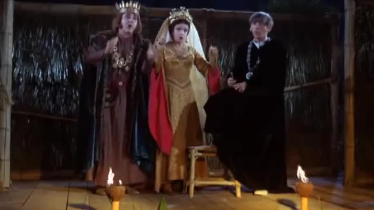 Gilligan's Island- Gilligan as Hamlet sings To be or not to be to Carmen's Habenera