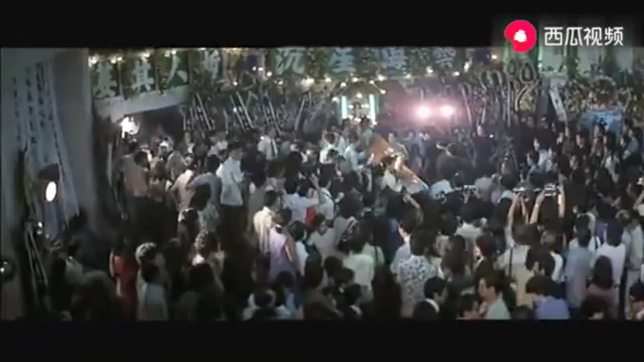 1973年7月20日-李小龍在香港逝世，他的喪禮分兩次舉行-一次在香港-一次在美國西雅圖