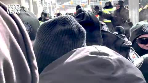 FULL FOOTAGE: Police crackdown on peaceful protesters in Ottawa last weekend