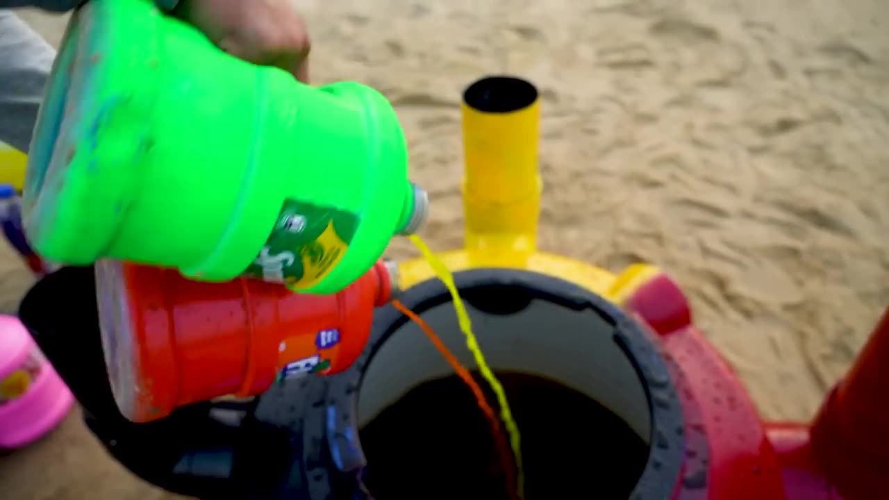 EXPERIMENT_ Big Balloons from Toothpaste Eruption with Giant
