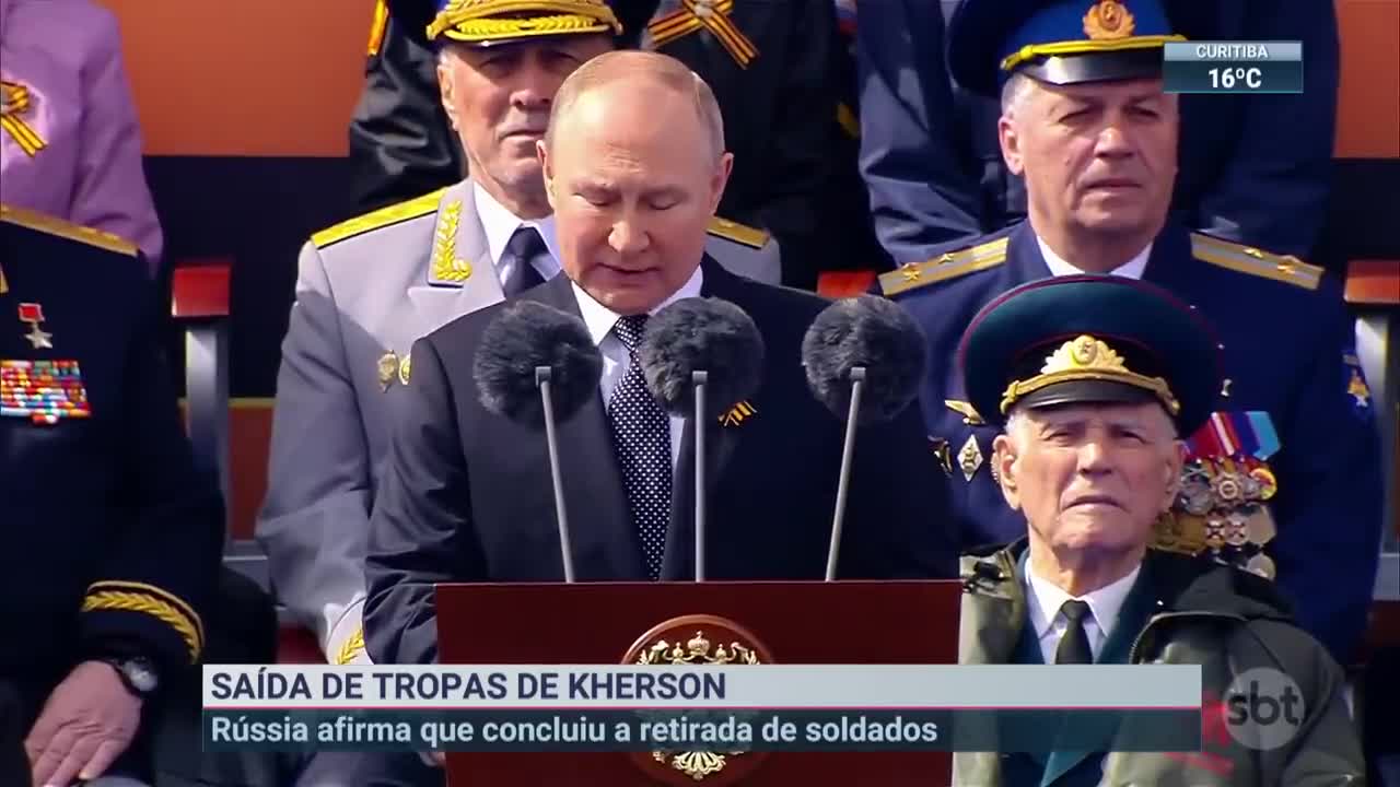 Rússia afirma que concluiu saída de soldados de Kherson | SBT Brasil (11/11/22)