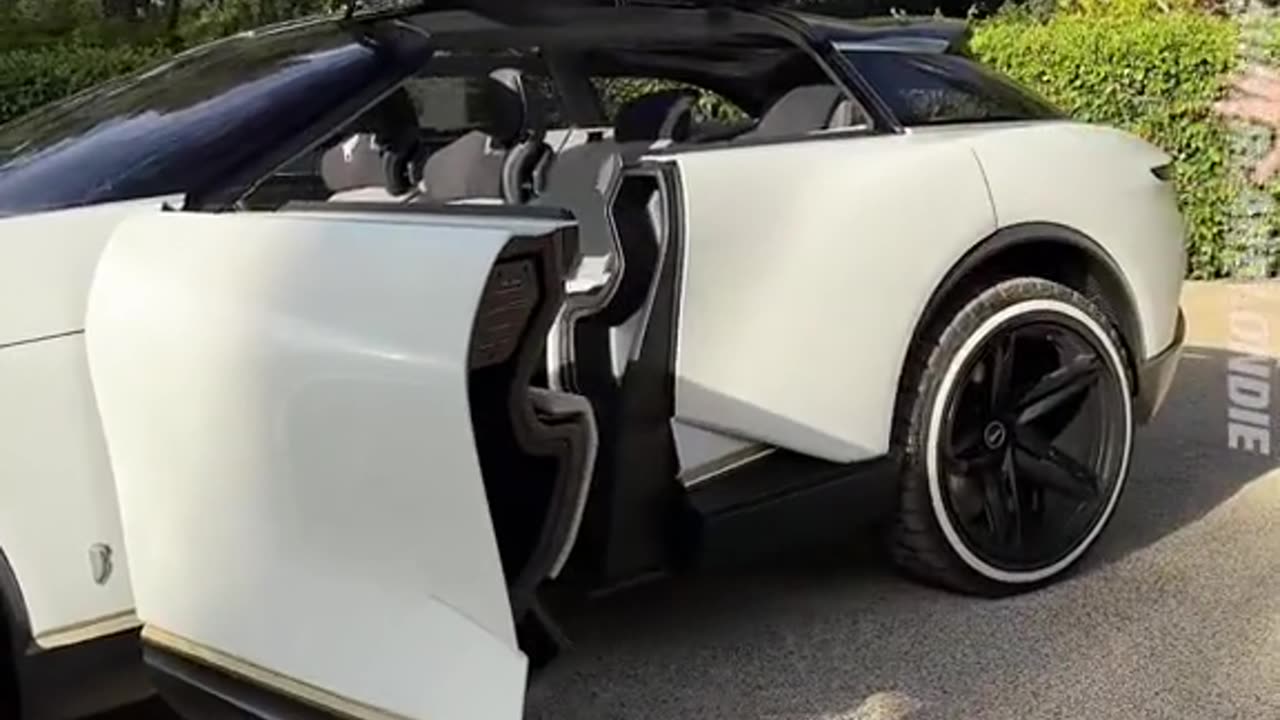 The tech inside this Pininfarina Pura Vision concept makes it the ultimate luxury suv loungeš„
