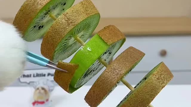 some kiwi jello!