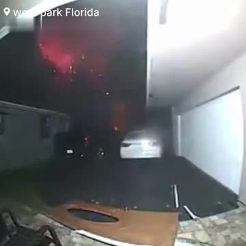 🚨BREAKING: House explodes in the air in a fiery mushroom cloud #West Park | #Florida