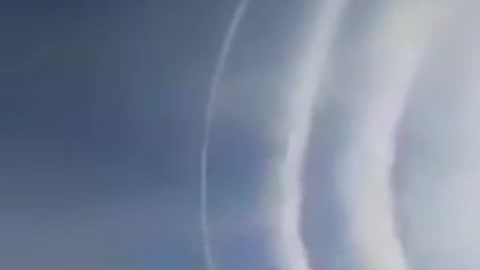 Nothing to see here, chemtrails do not exist...
